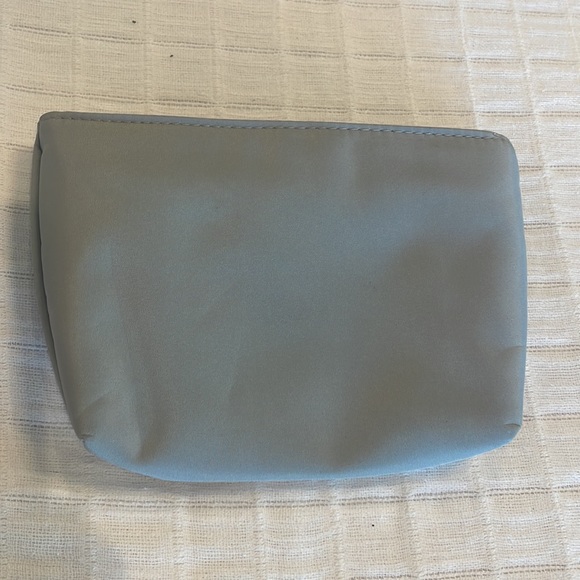 Eva Air silver amenity bag cosmetic case makeup shaving Doppler toiletry zipper - Picture 2 of 4